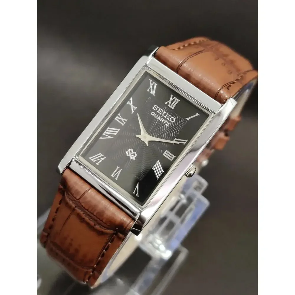 Vintage Style Seiko Quartz Mens Silver Watch & Black accents W/ Leather Strap